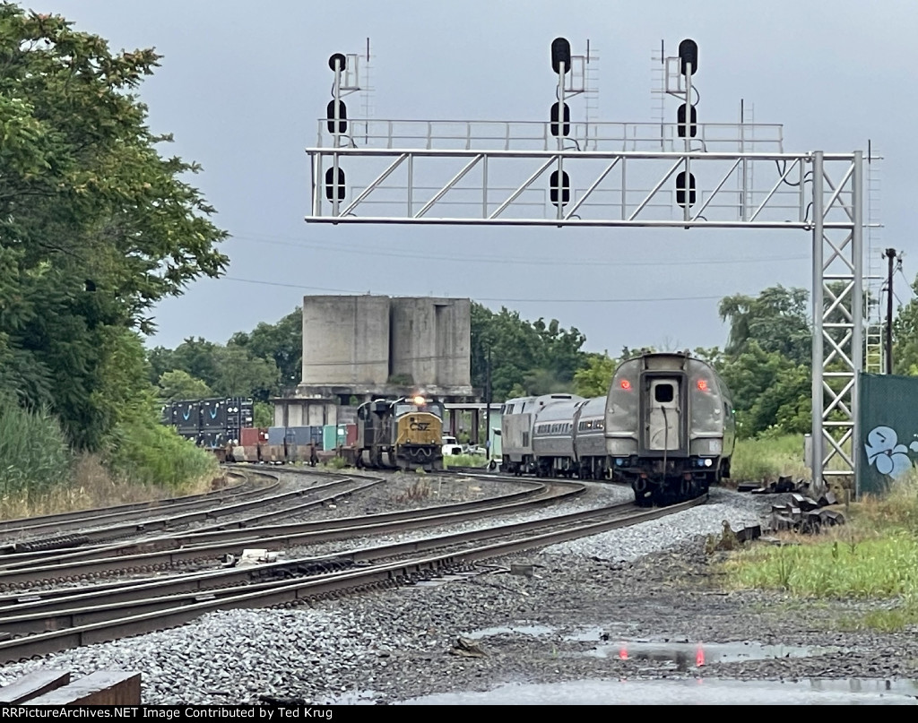 AMTK 98 passing CSX 4552 & 3093